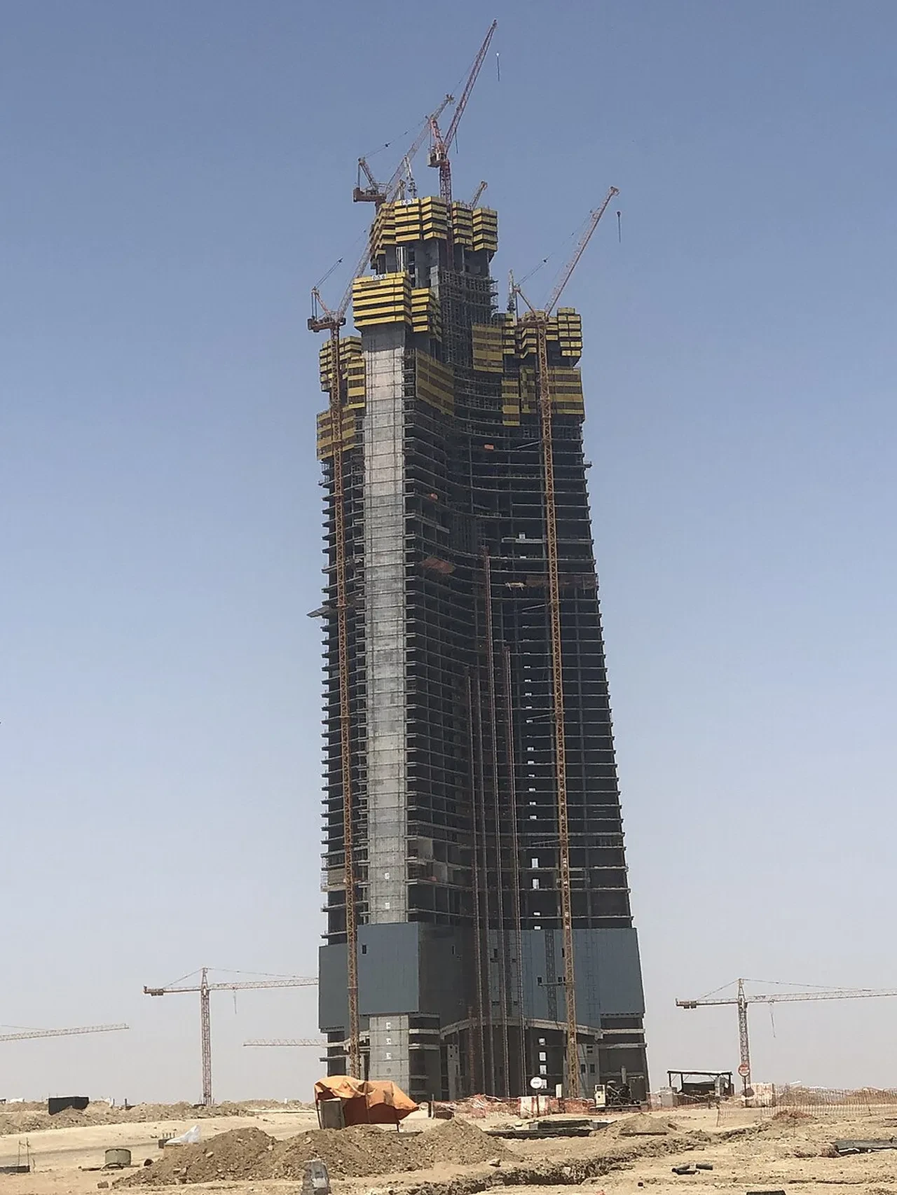 Burj Khalifa’yı tahtından edecek! Dünyanın en yüksek gökdeleninin inşası başladı