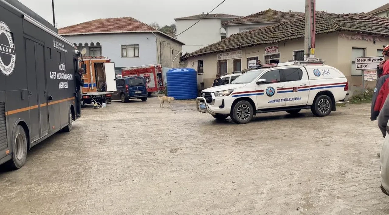 Bursa'da Alzheimer hastası kayboldu! Yaşlı adamı jandarma ve AFAD her yerde arıyor