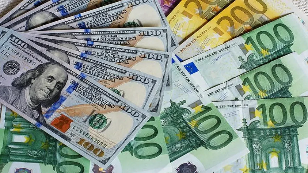 Dolar ve Euro zayıf seyirde! 29 Kasım 2025 anlık döviz kurları