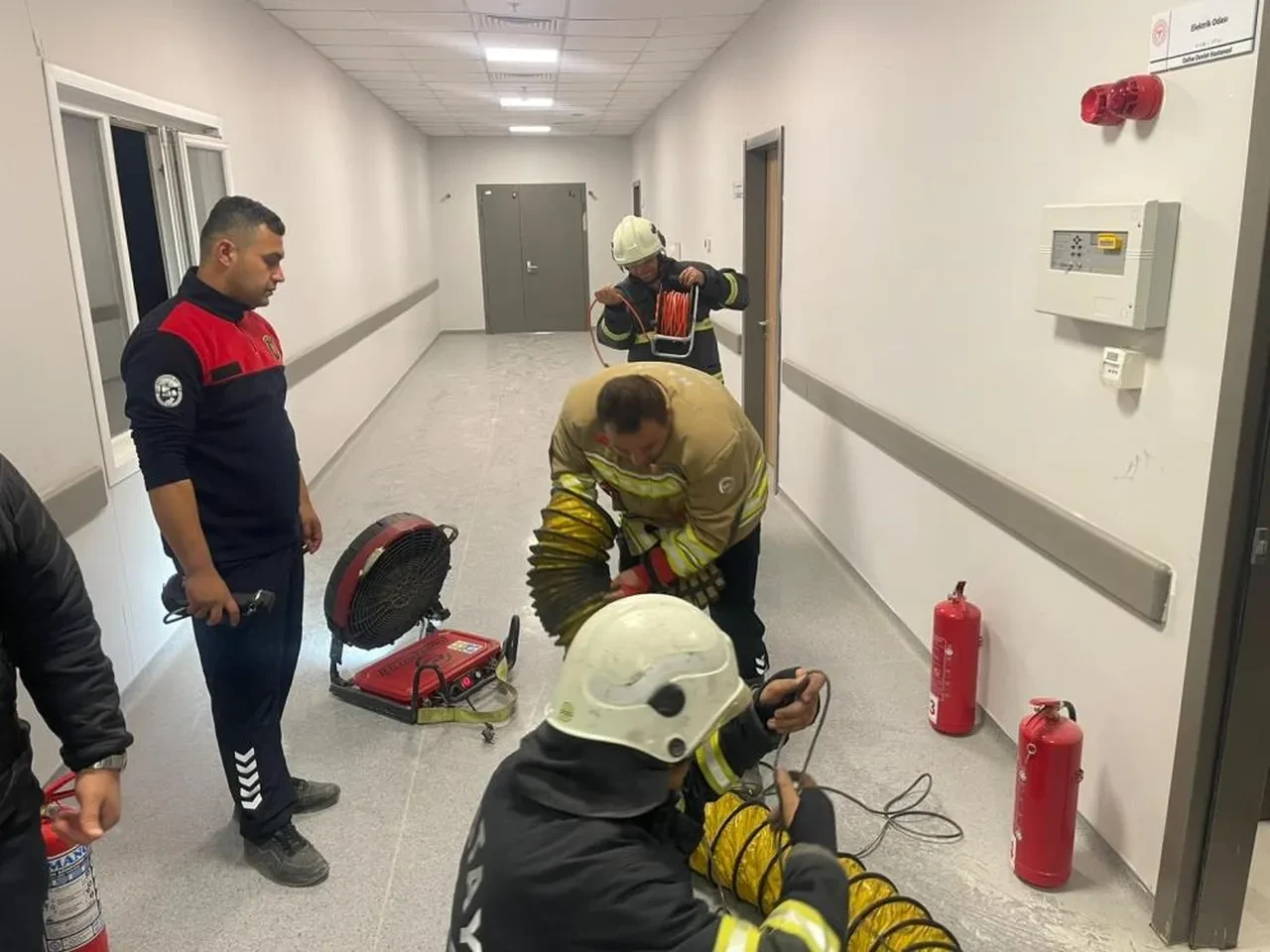 Hatay'da devlet hastanesinde yangın! Hastalar tahliye edildi
