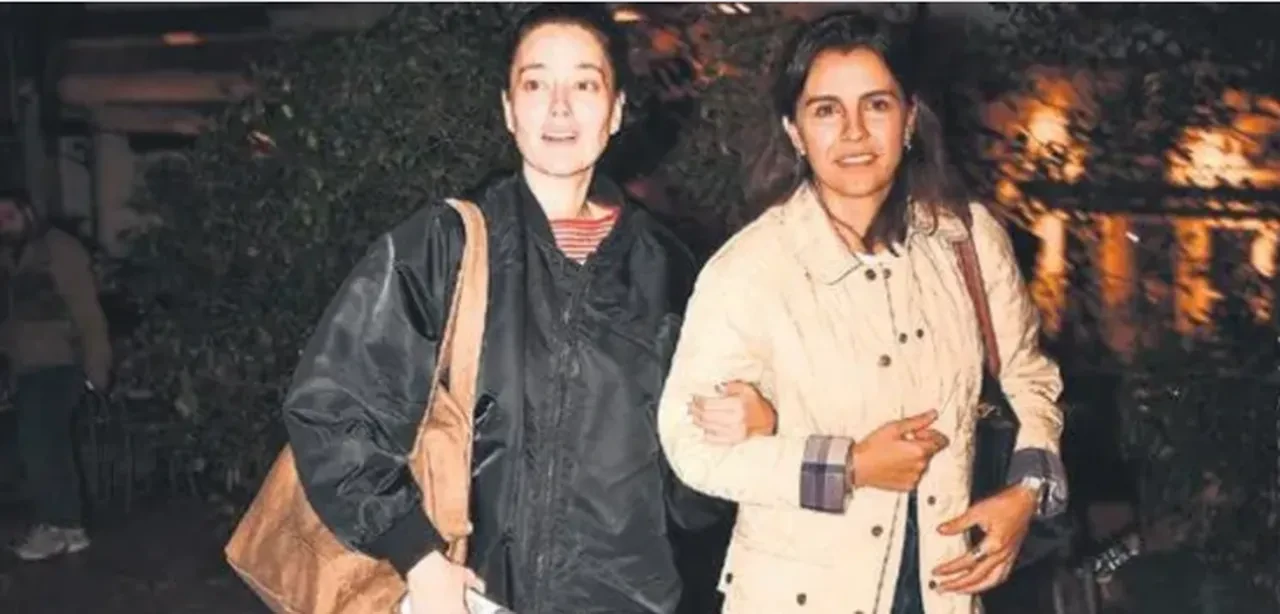 Makyajsız kameralara yakalanan Pelin Akil, takipçilerinden beğeni topladı