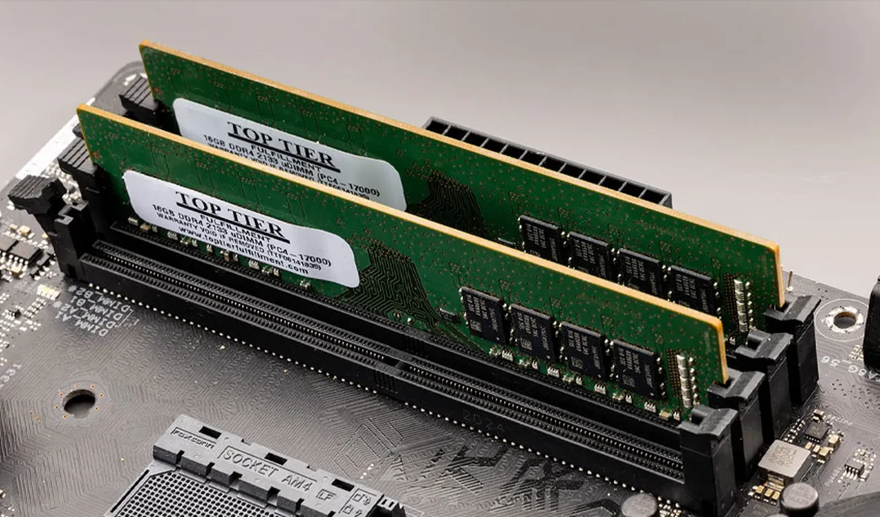 RAM fiyatları kontrolden çıktı! Oyunculara kötü haberi Epic Games patronu verdi