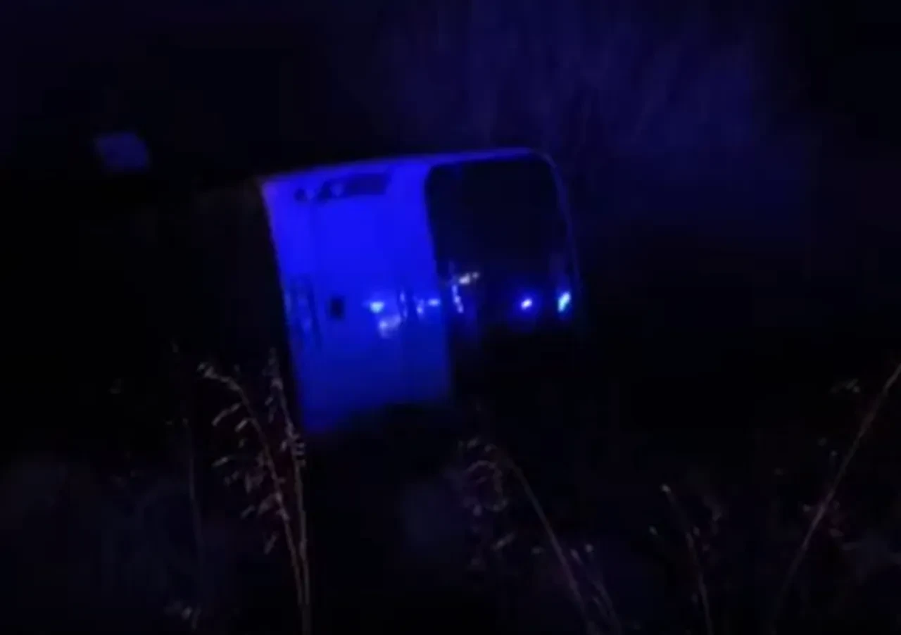 Siirt'te maden işçilerini taşıyan servis devrildi: 17 kişi yaralı