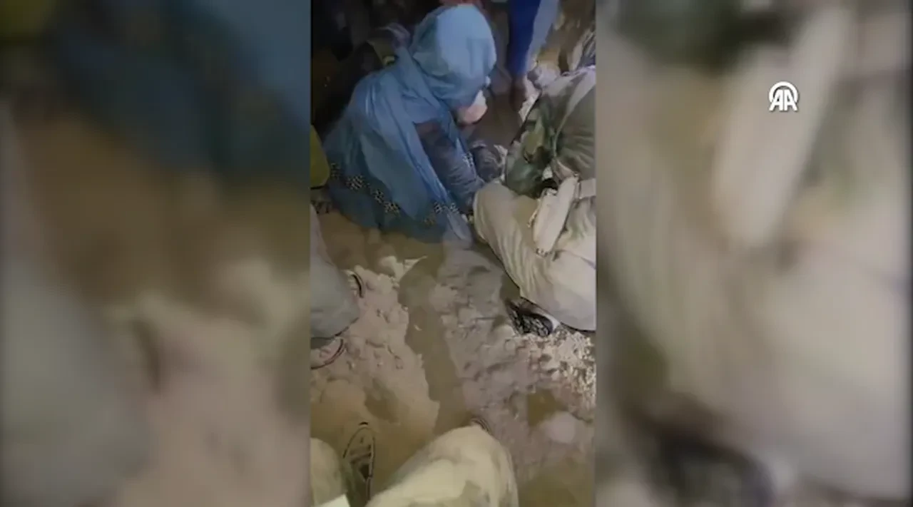 Afganistan'da şiddetli deprem: Çok sayıda ölü ve yaralı var