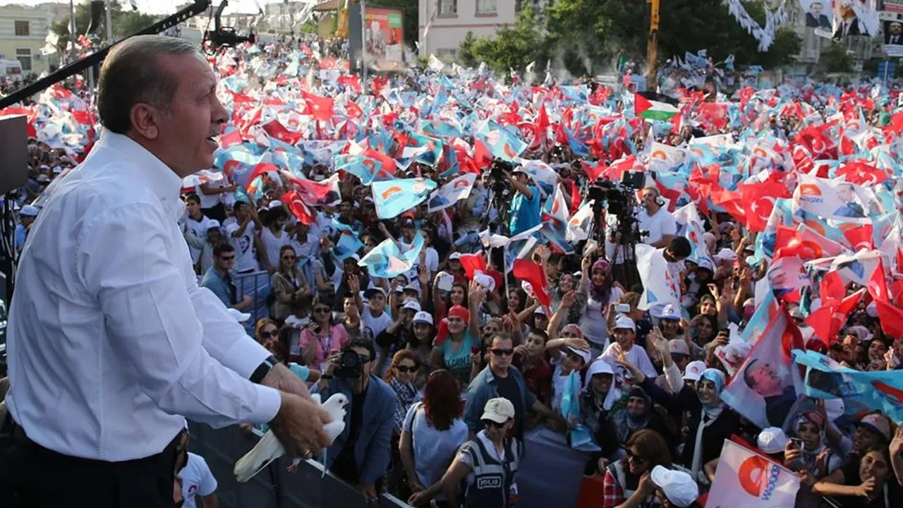 AK Parti 23 yıllık iktidar başarısını nasıl yakaladı? Şamil Tayyar 3Y'yi hatırlatıp 2019'a parantez açtı