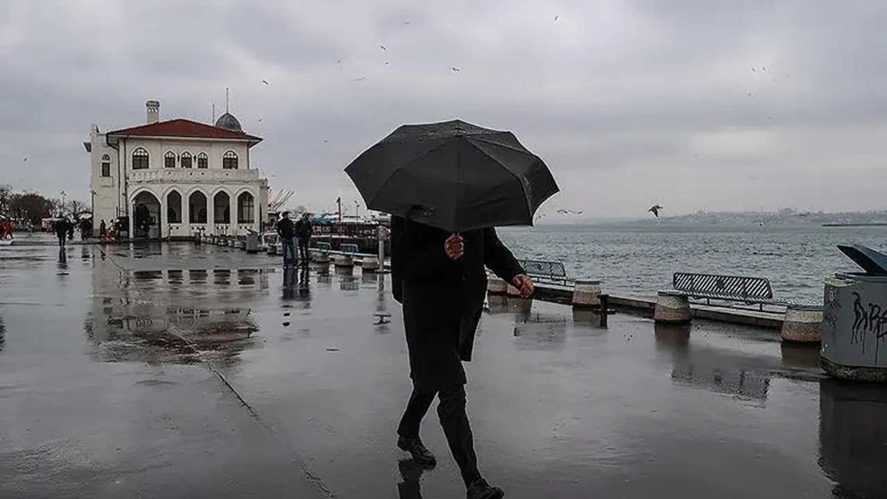 AKOM'dan kritik uyarı! İstanbul'u terk ediyor: Çarşamba gününe dikkat 