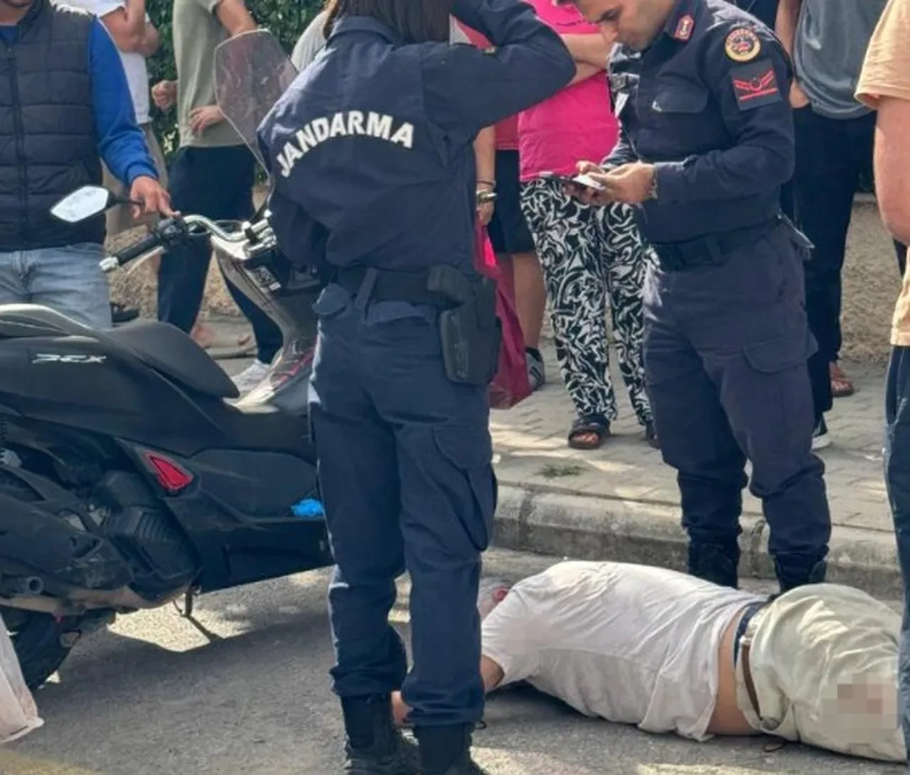 Alanya'da Rus çiftin boşanma tartışması kanlı bitti! Eşini sokak ortasında defalarca bıçakladı