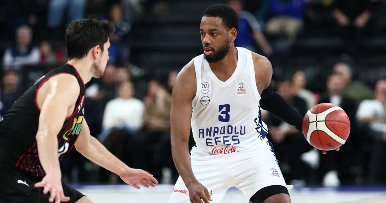 Anadolu Efes Manisa maç sonucu kaç kaç? 32 sayı farkla 6’da 6