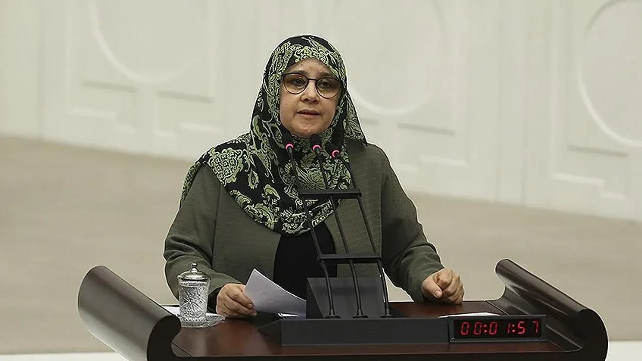 Eski HDP Milletvekili Hüda Kaya sabah girdiği cezaevinden akşam tahliye edildi
