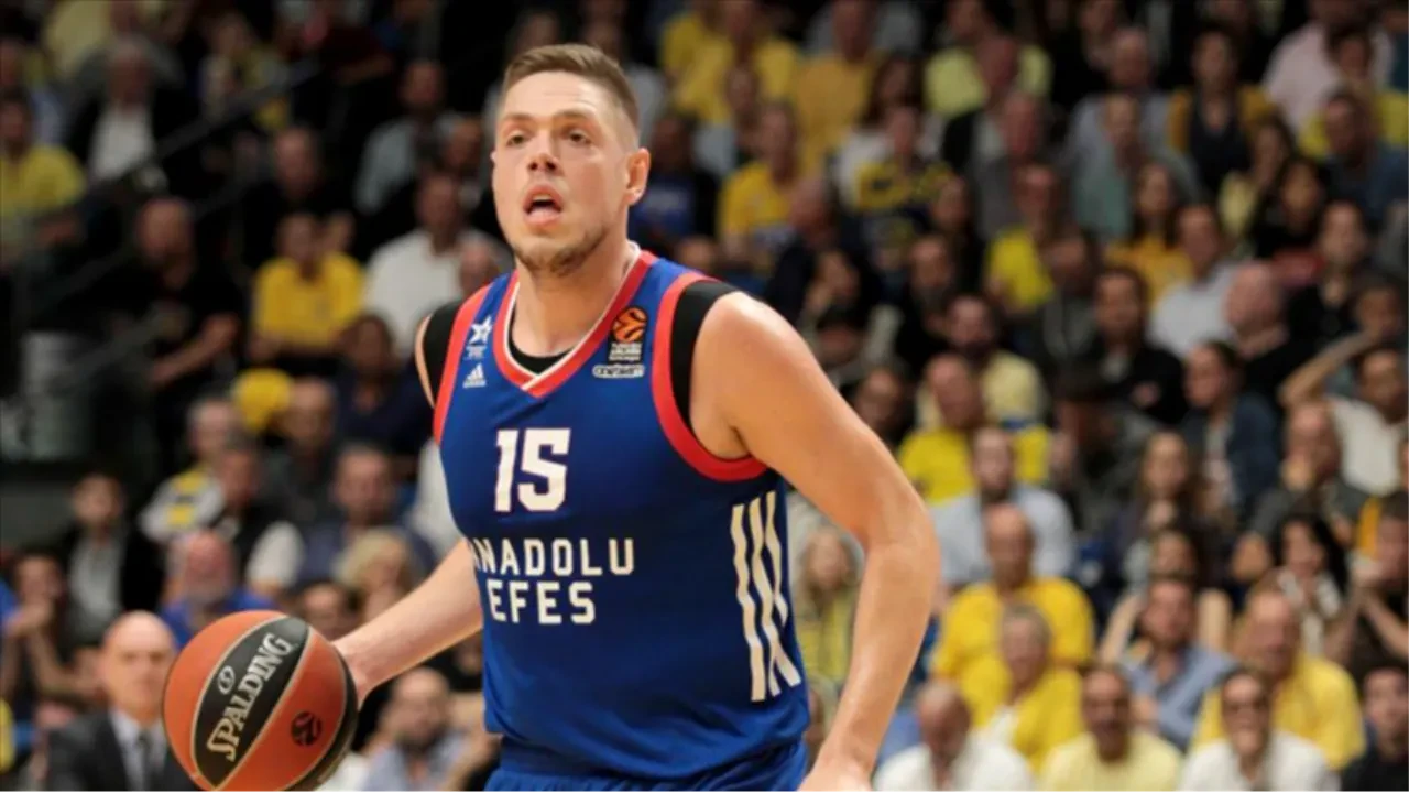 Fenerbahçe ve Anadolu Efes'te oynamıştı! Eski Sırp basketbolcu gözaltına alındı