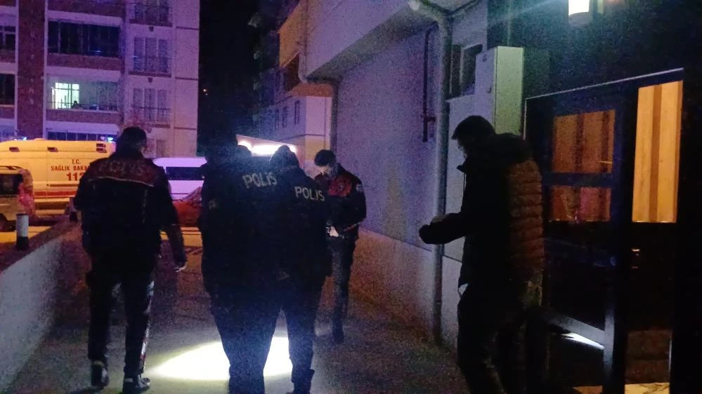 Çorum'da silahlı saldırıya uğrayan genç, bina boşluğuna sığınarak canını zor kurtardı