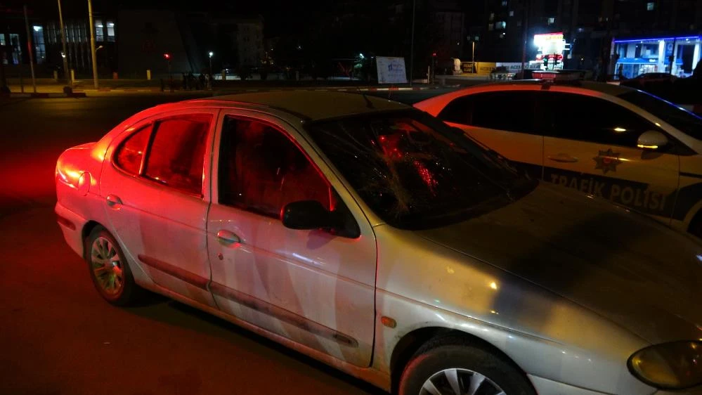 Malatya'da peş peşe kazalar: Otomobil yayaya çarptı, traktörle otomobil çarpıştı, toplam 4 yaralı