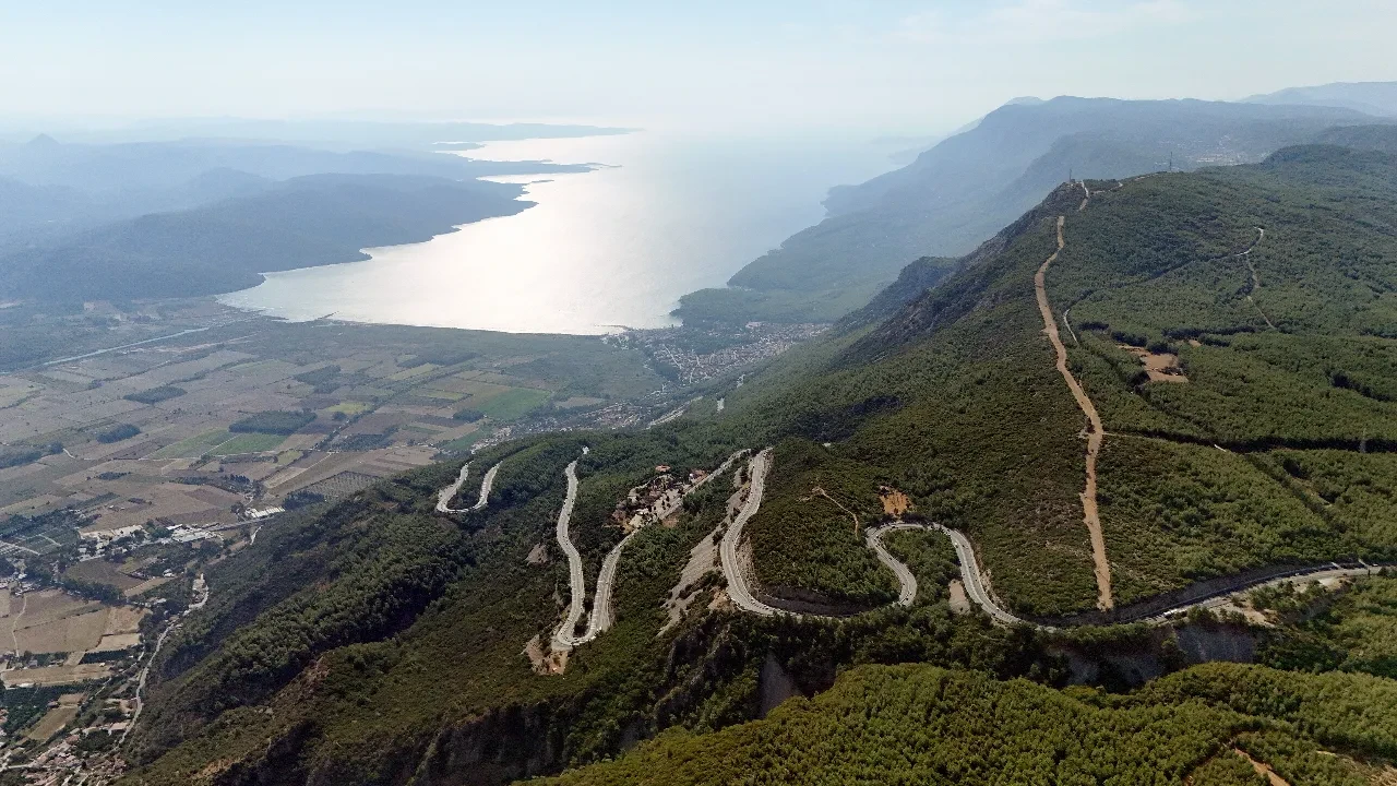 Kanuni Sultan Süleyman'ın ordusu bu yoldan geçemedi! Ölüm yoluna turistler akın ediyor
