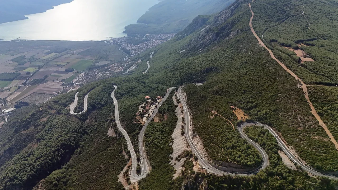 Kanuni Sultan Süleyman'ın ordusu bu yoldan geçemedi! Ölüm yoluna turistler akın ediyor