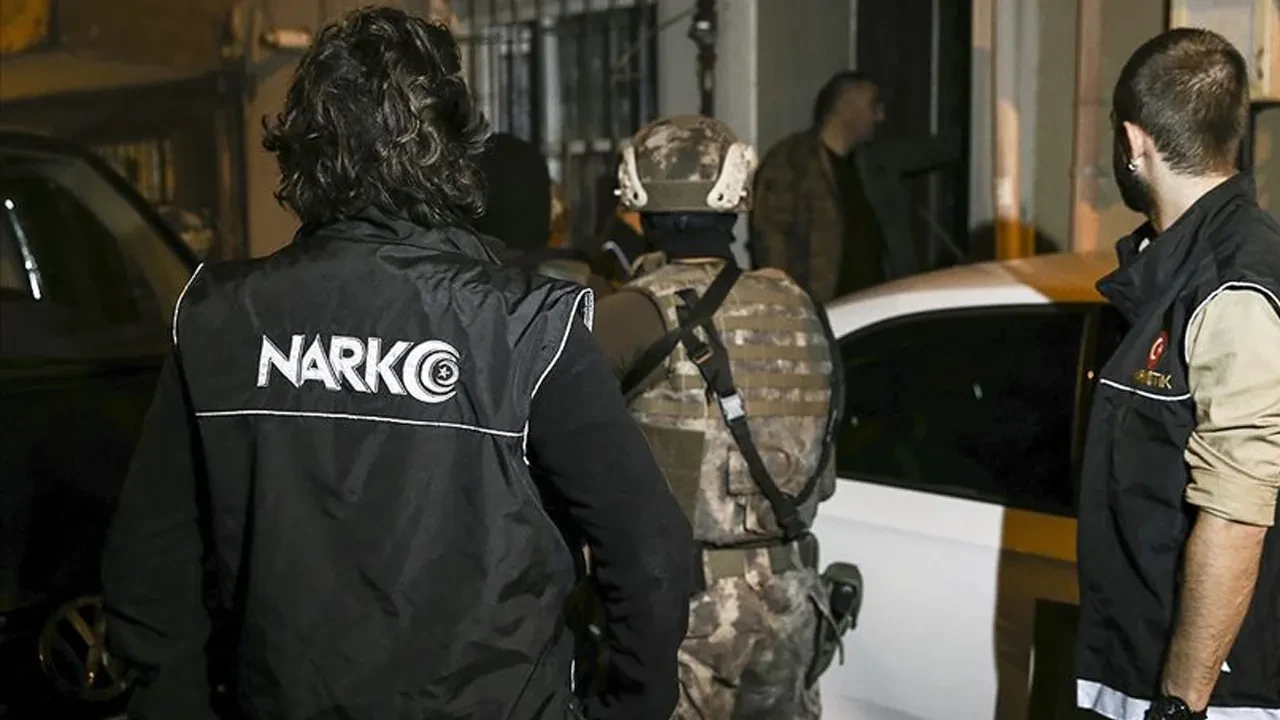 Kokaini buzdolabına sakladı, yakalanınca tutuştu