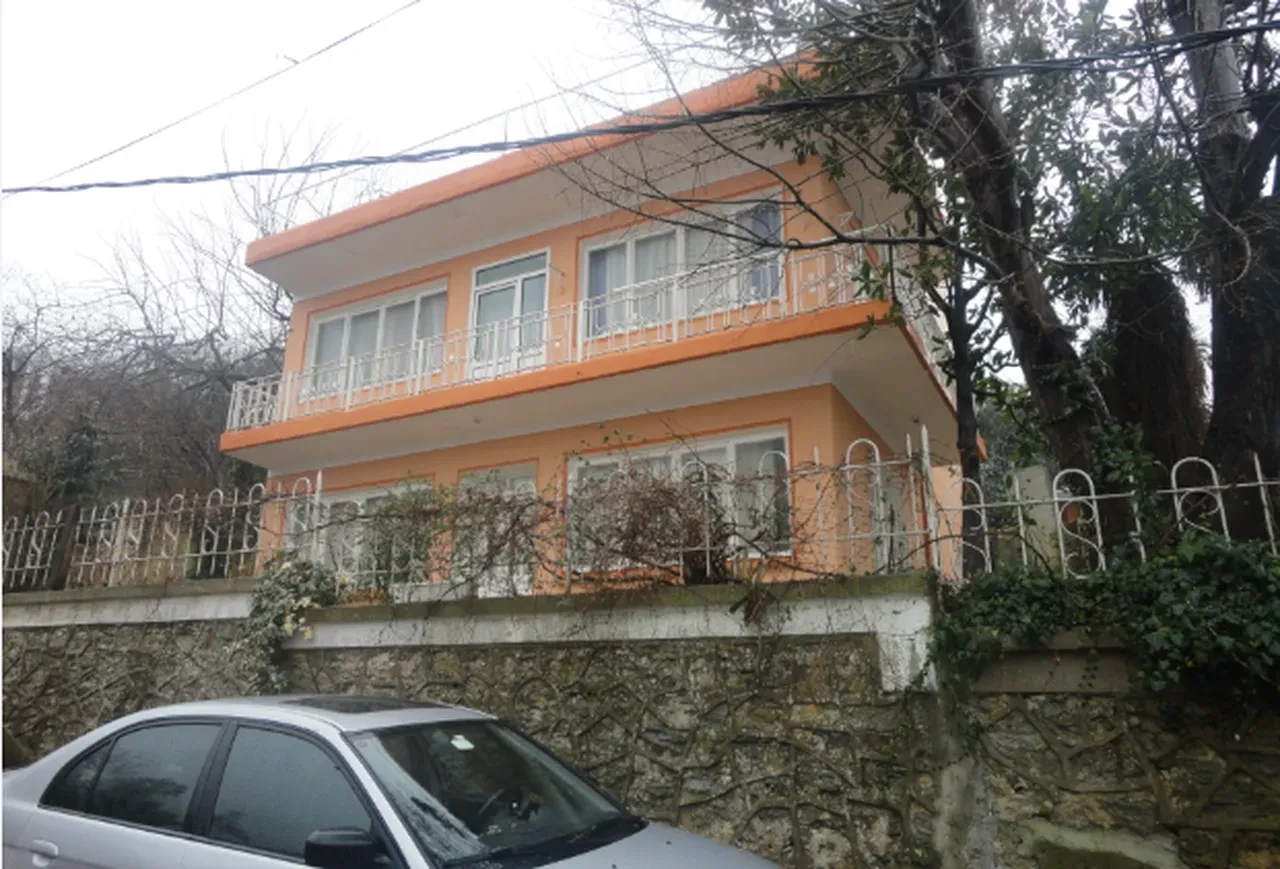 Leyla ile Mecnun'un çekildiği ev satışa çıkarıldı! İstenen fiyat dudak uçuklattı