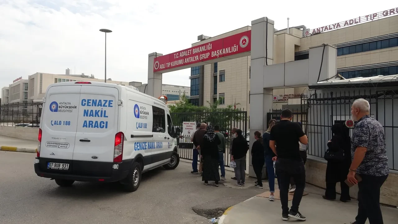 Madde bağımlısı adam önüne gelene saldırdı! Ölü ve yaralılar var