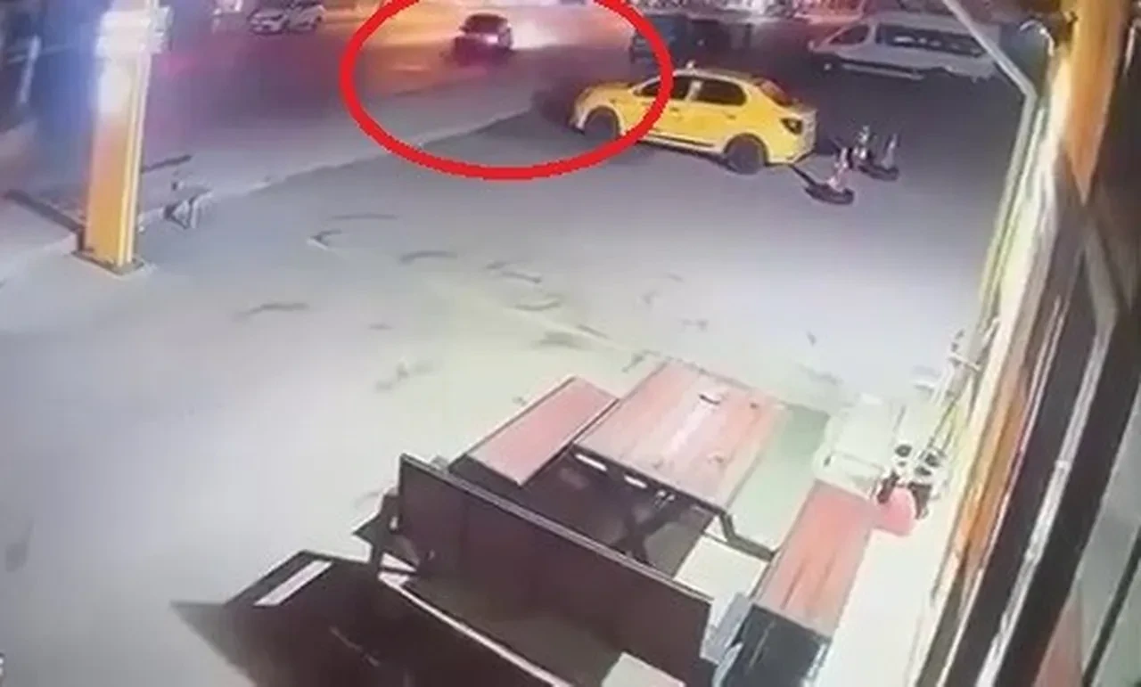 Maganda rahat durmadı! Drift atıp kaza yaptı 