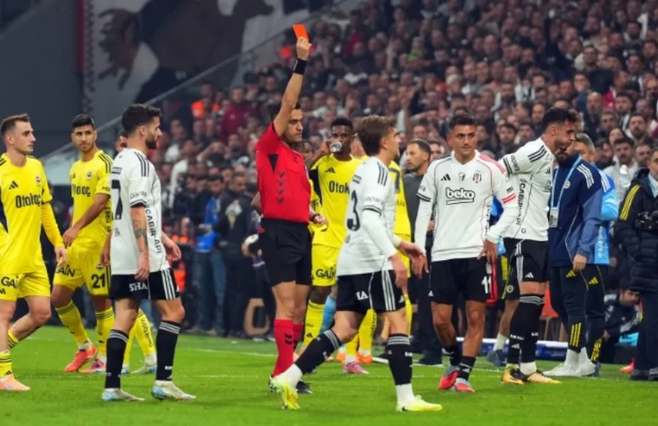 Orkun Kökçü kırmızı kart