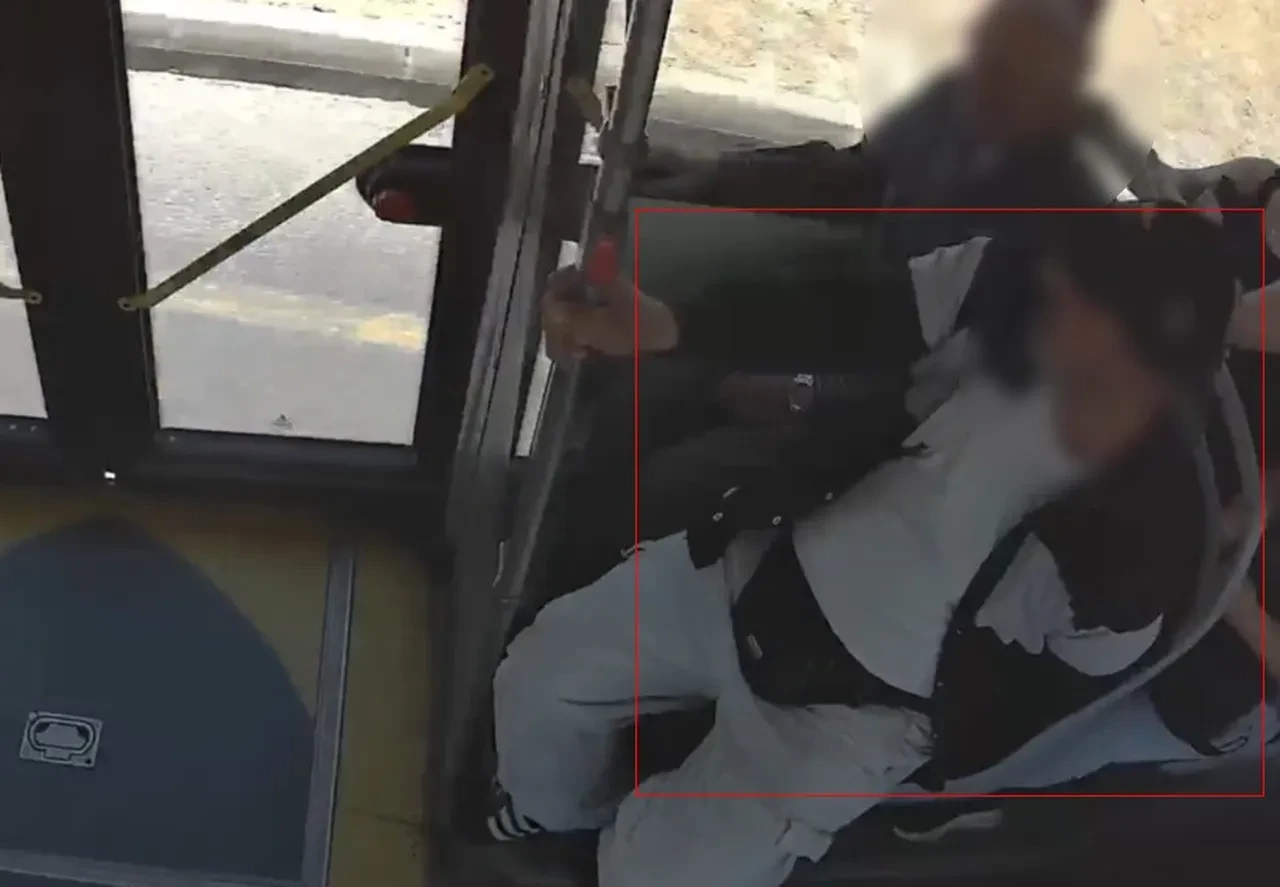 Yaşlıları gözüne kestirdi! Halk otobüsündeki yolcuları soyup soğana çevirdi