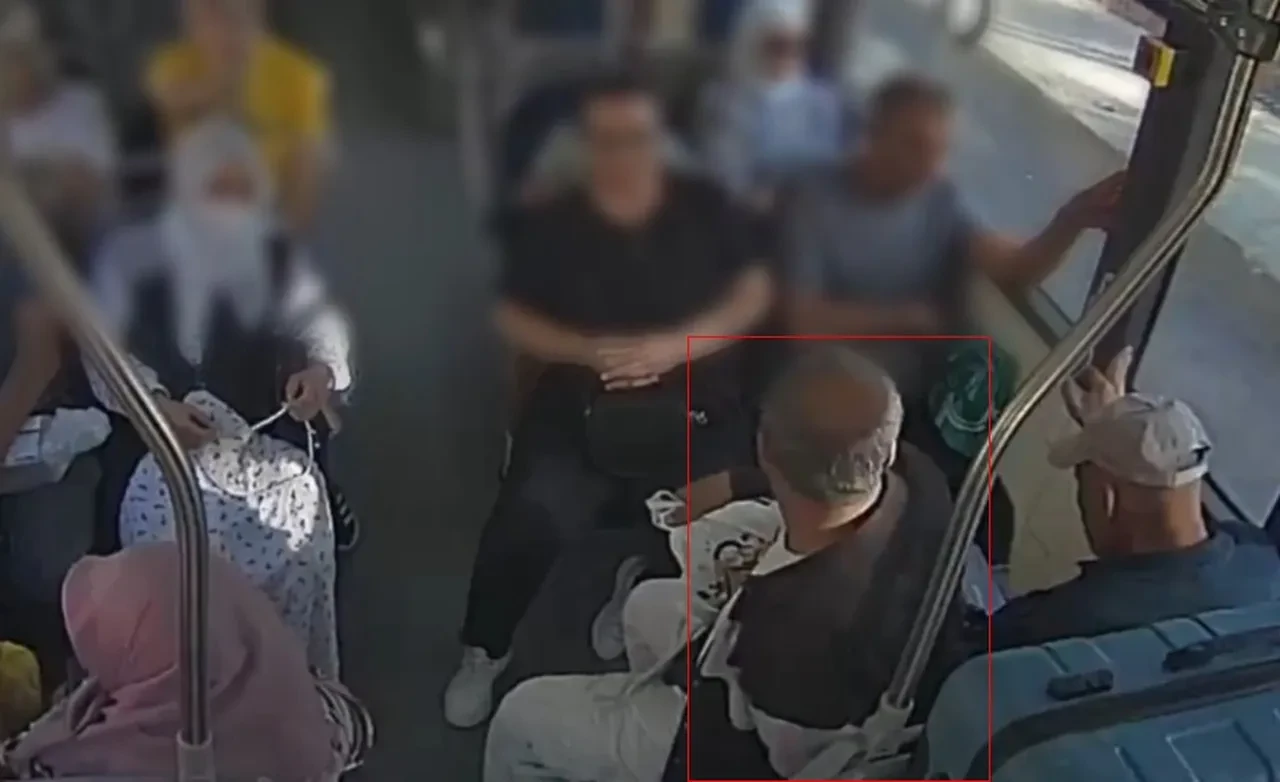 Yaşlıları gözüne kestirdi! Halk otobüsündeki yolcuları soyup soğana çevirdi