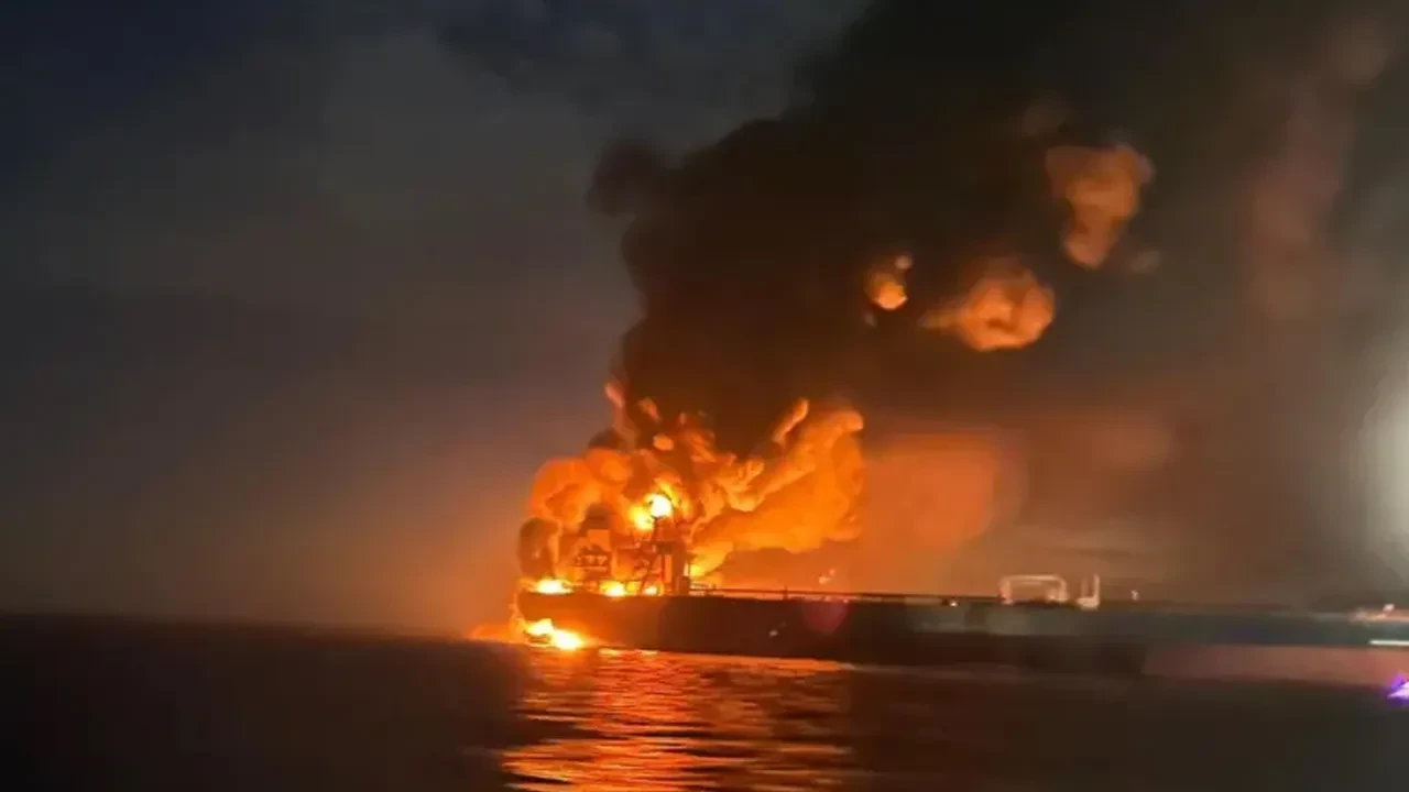 2 ticari gemide patlama! Ulaştırma Bakanlığı son durumu paylaştı 