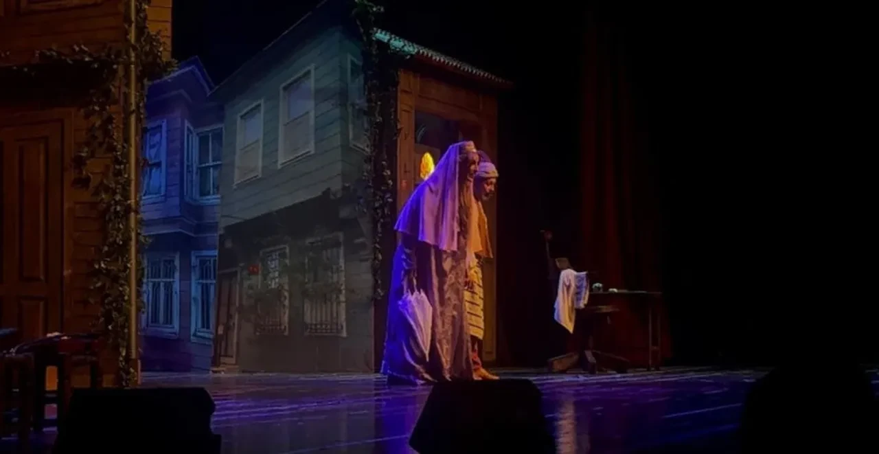 Bursa'da sanat şöleni! '7 Kocalı Hürmüz' müzikali ayakta alkışlandı