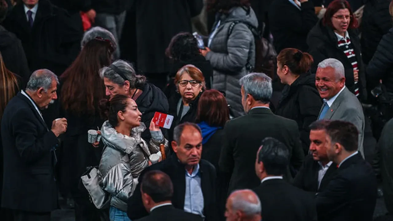 CHP'de PM ve YDK üyeleri seçilecek