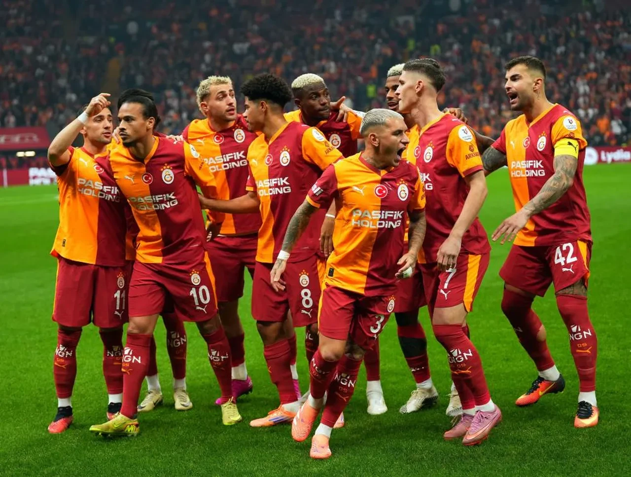 Galatasaray Teknik Direktörü Okan Buruk'un derbi performansı! Dikkat çeken Kadıköy detayı