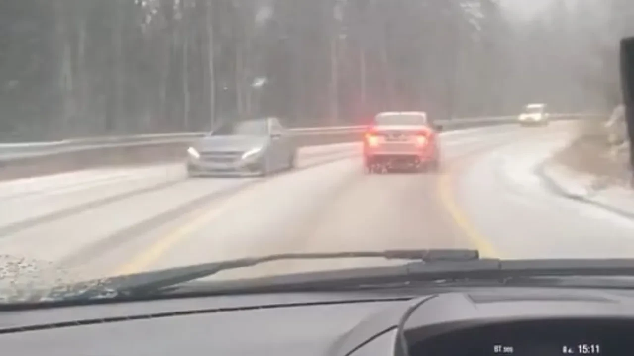 Lapa lapa kar başladı! Uludağ'dan sevindiren görüntüler 