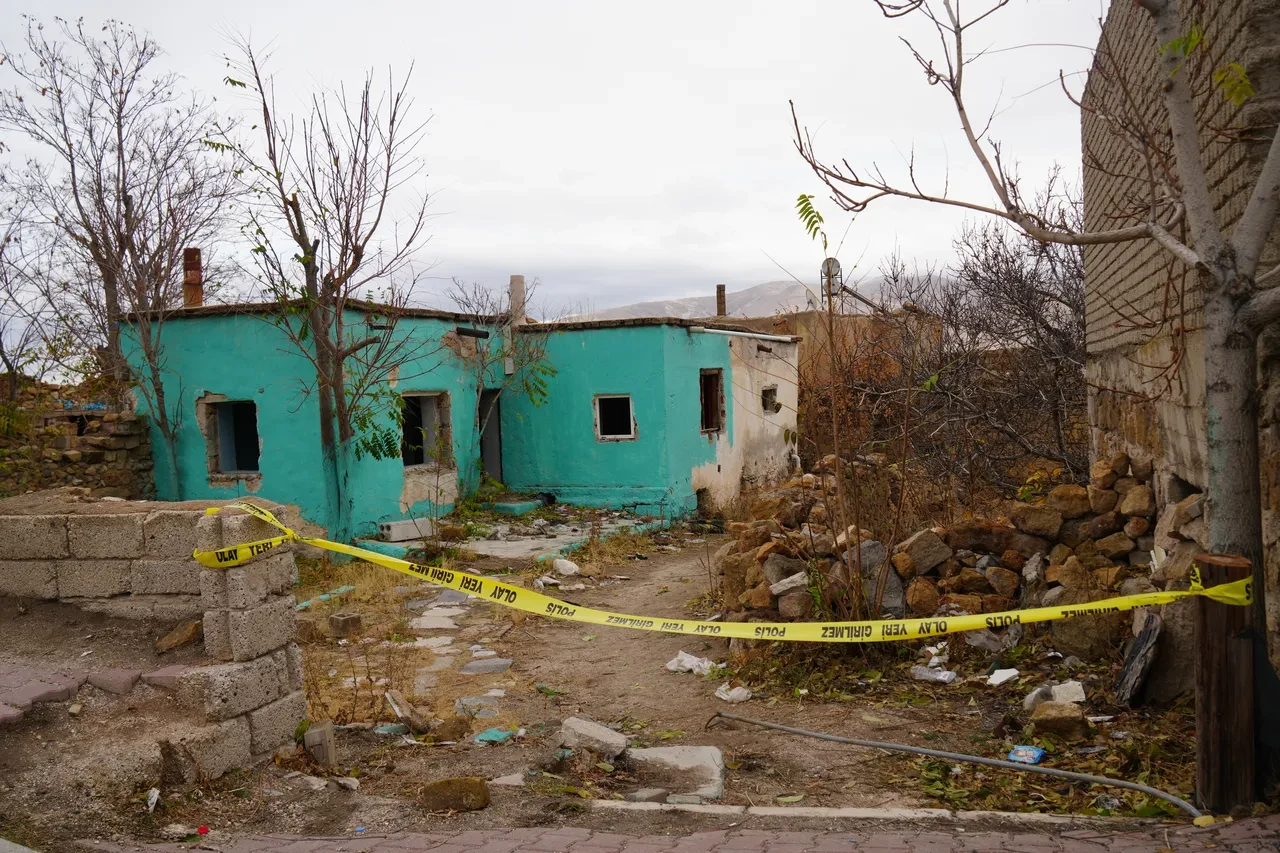 Metruk binaya giren dondu kaldı! 23 yaşındaki gencin korkunç ölümü