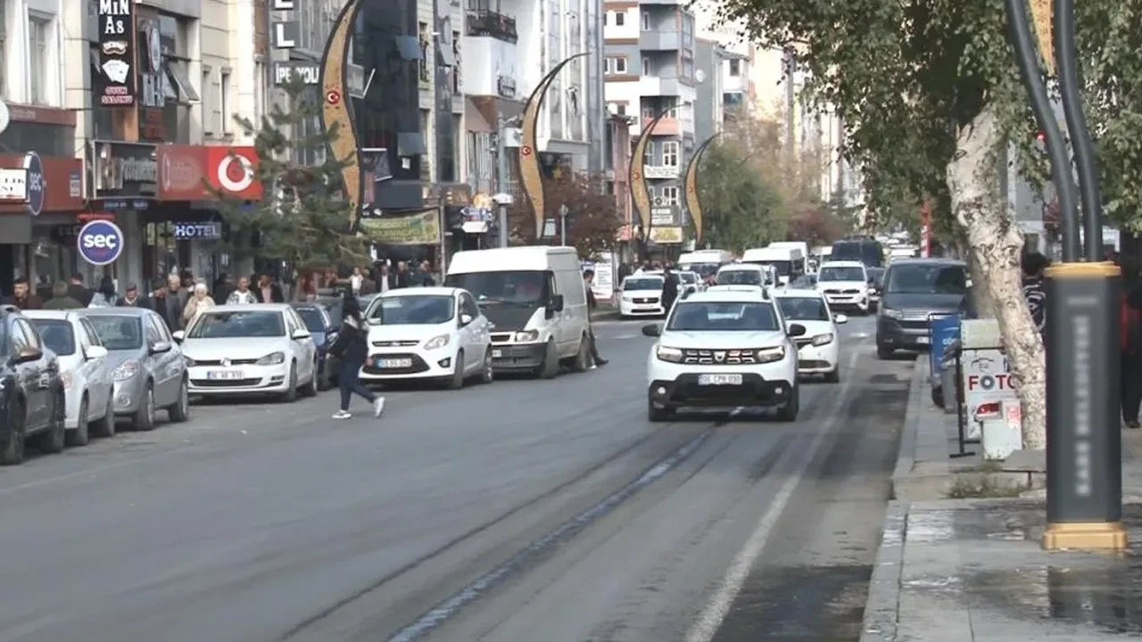 Nüfusu 100 bin olan Kars'taki araç sayısı şaşırttı! Kentte büyük sorun başladı