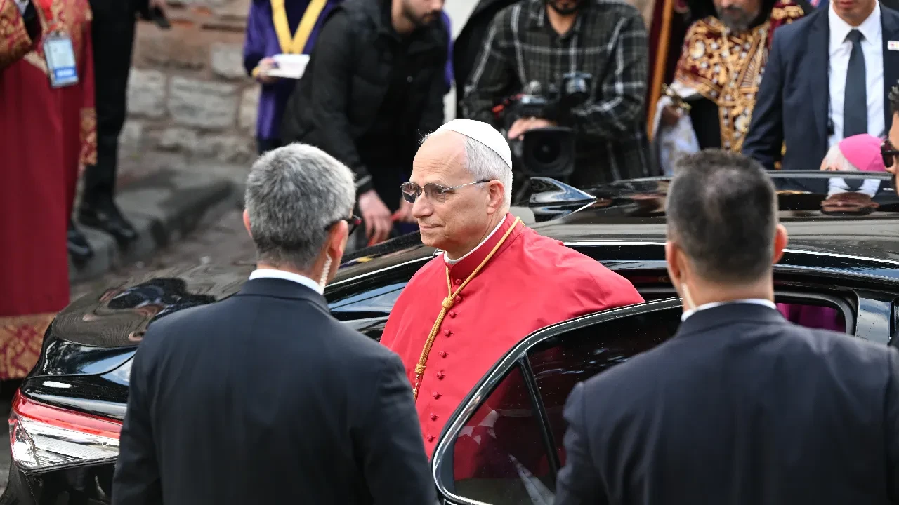 Papa, Apostolik Katedrali'ni ziyaret ediyor