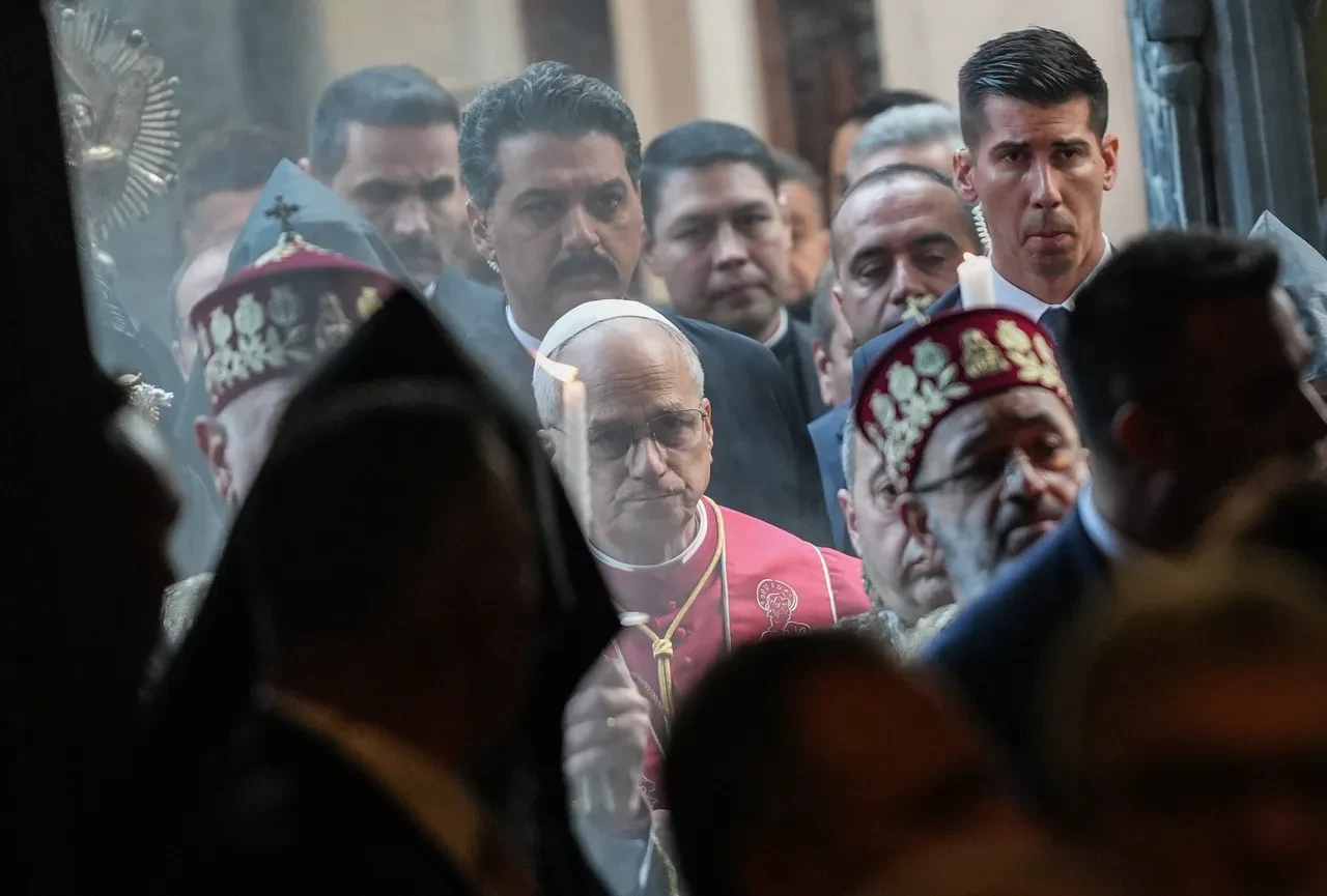 Papa 14. Leo, Apostolik Katedrali'ni ziyaret etti 