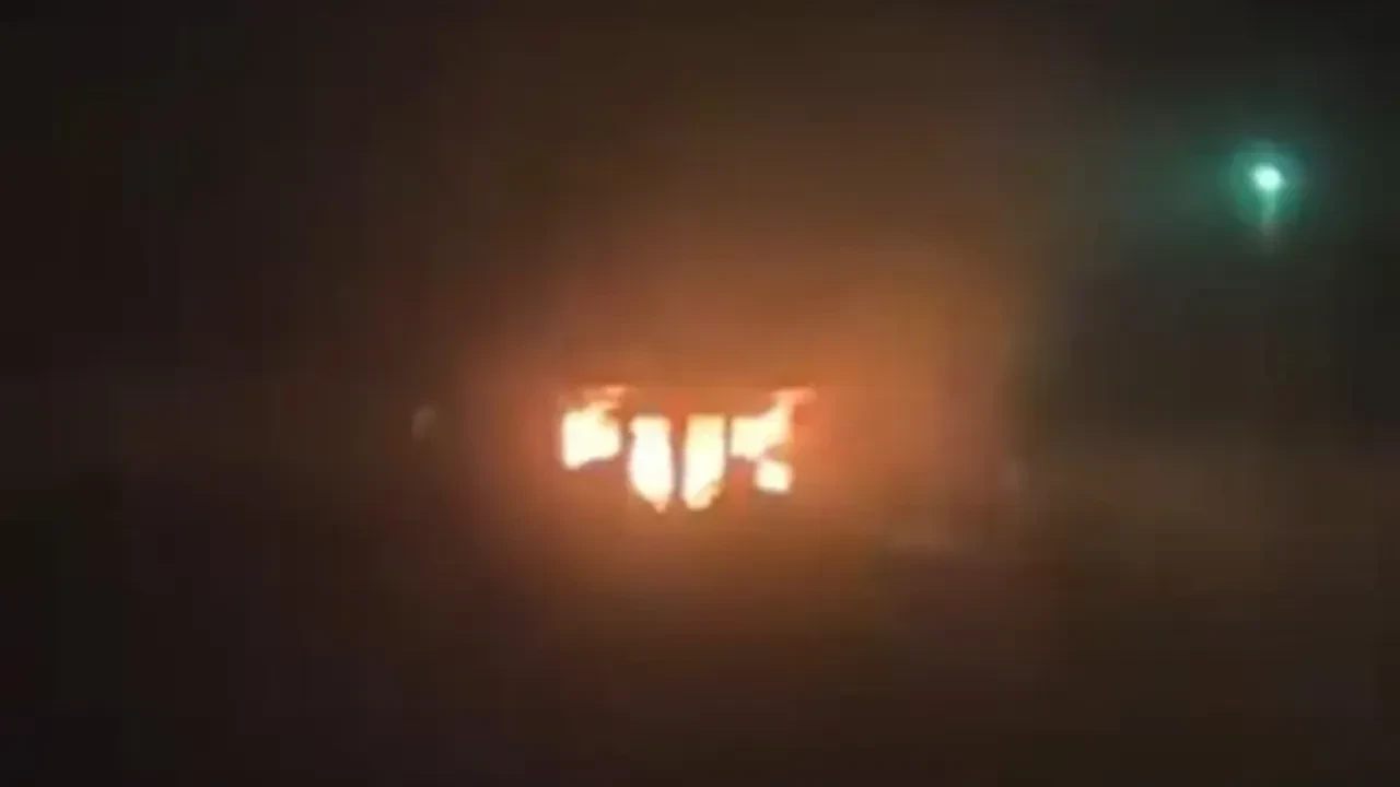 Rize’de 3 katlı binanın kömürlüğünde çıkan yangın büyümeden söndürüldü 