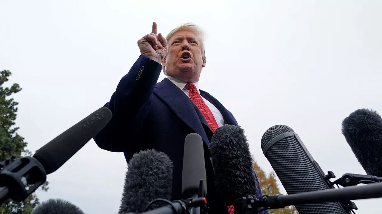 Trump'tan göçmenlik yasası paylaşımı! "Yabancı girişini askıya alma yetkisine sahibim"