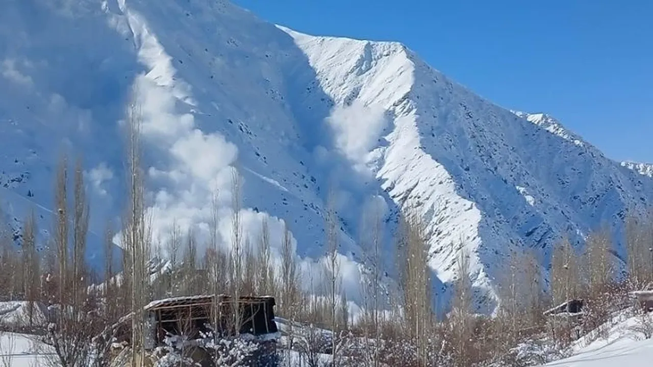Çığ felaketi: 7 dağcı Nepal'de hayatını kaybetti