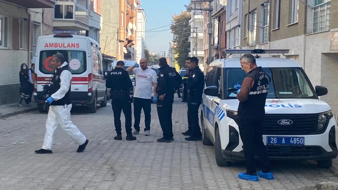 Eskişehir'de korkunç olay! Engelli oğlu tarafından korkunç şekilde buldu