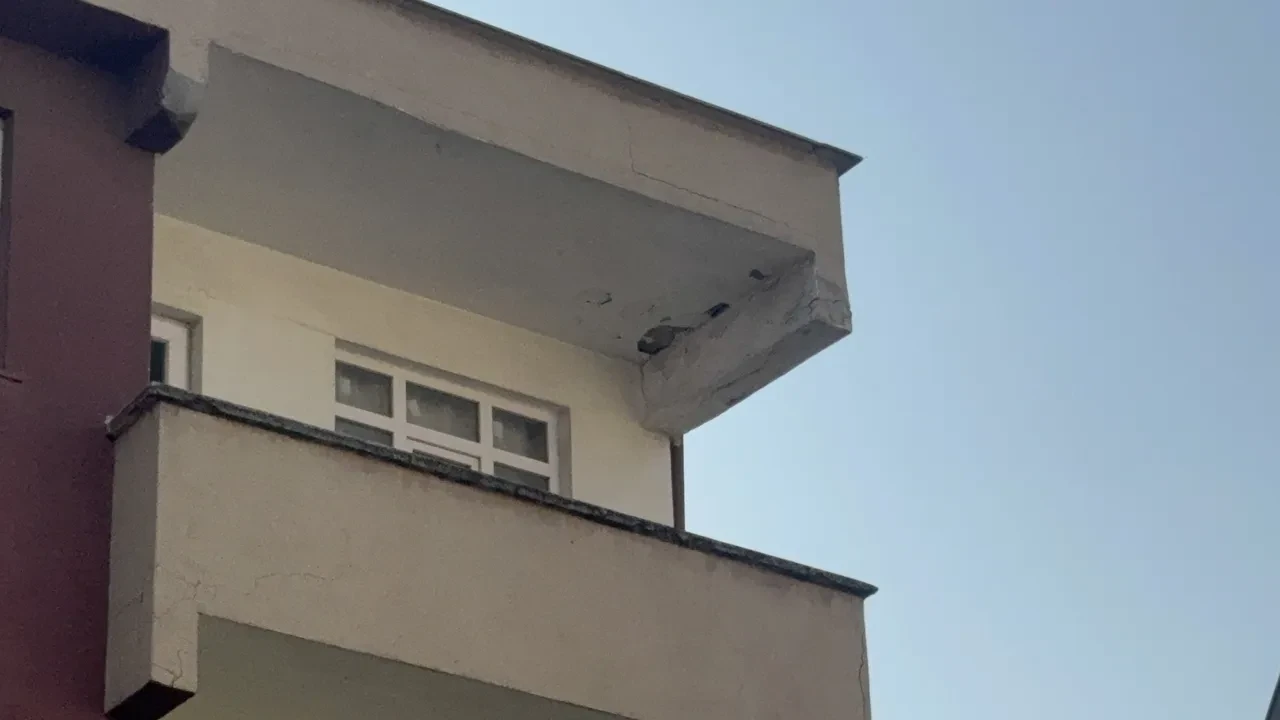 Gebze'de farklı bir mahallede 3 bina için kritik karar: 42 kişi tahliye edildi