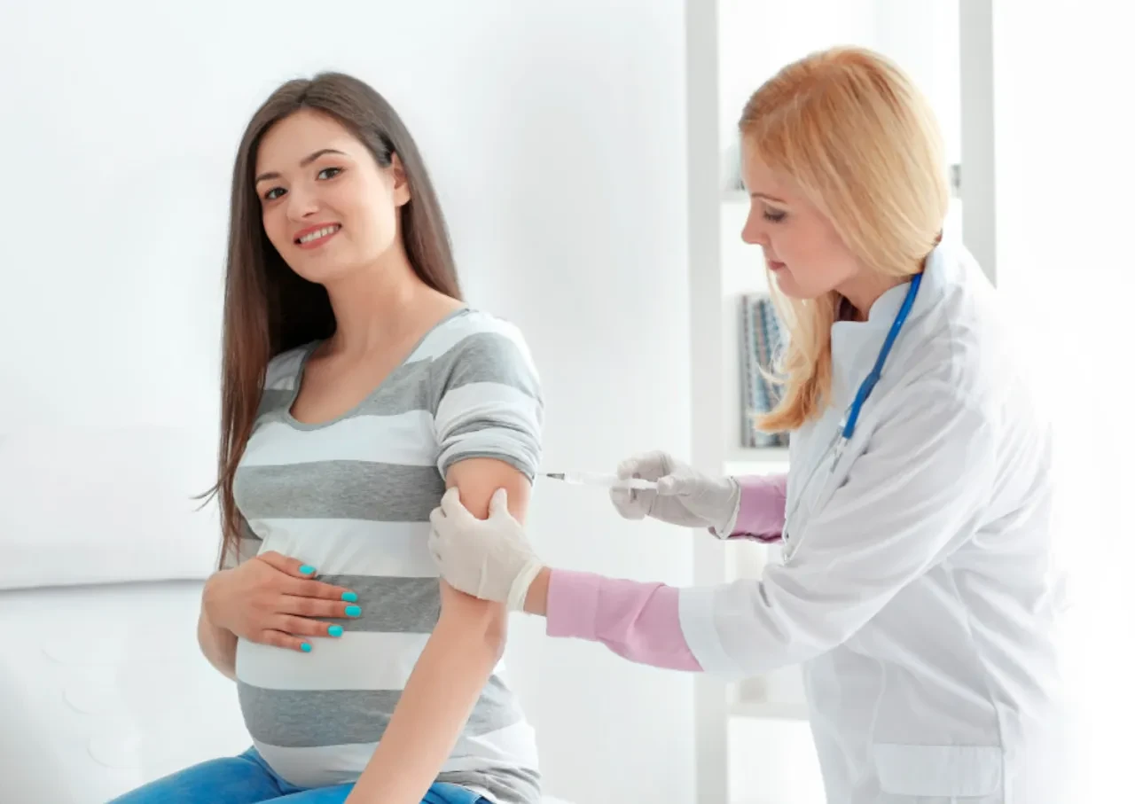 Grip aşısı gebeler için güvenli mi? Uzman isim merak edilen soruyu cevapladı
