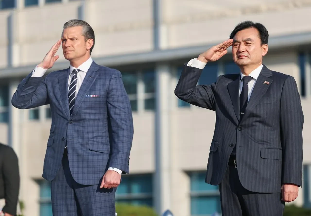 Güney Kore-ABD yakınlığı Kuzey Kore'yi rahatsız etti! Bakanın ziyareti sırasında 10 topçu atışı