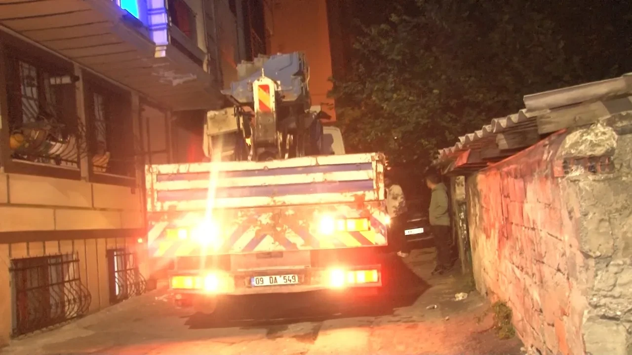 İstanbul'da dehşet gecesi! Herkes deprem oldu sandı: Dışarı çıkan şoke oldu 