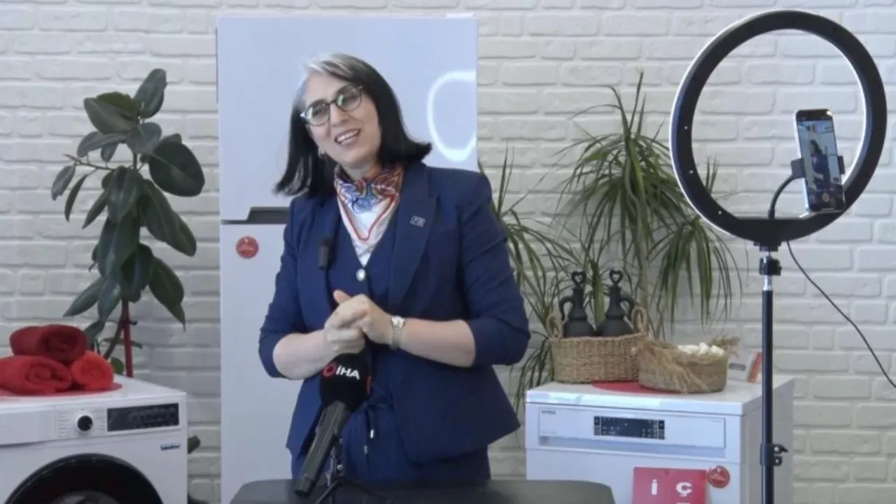 Müşterileri adına yüzlerce kredi çekti! Kayıplara karışırken yakalandı