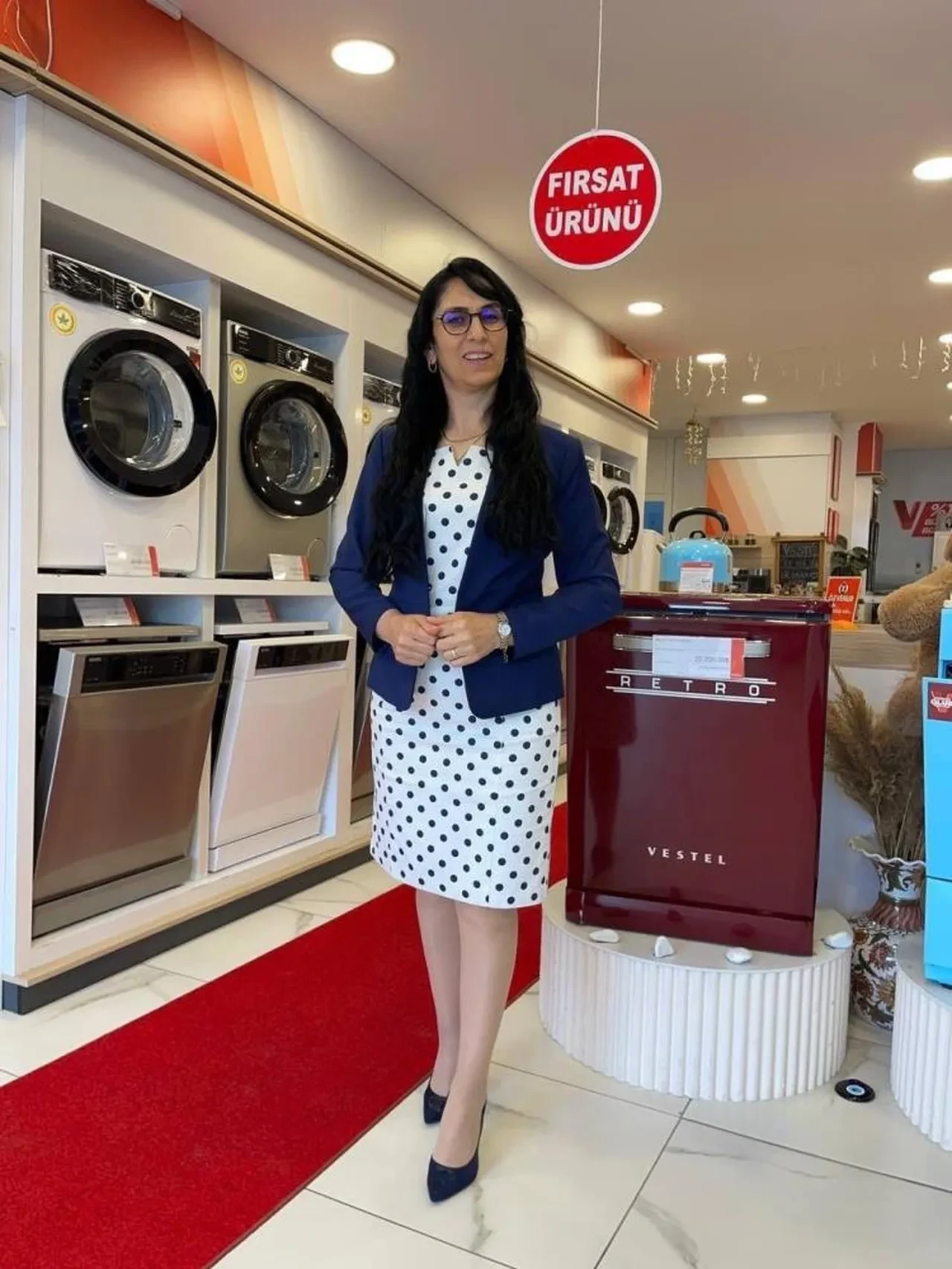 Müşterileri adına yüzlerce kredi çekti! Kayıplara karışırken yakalandı