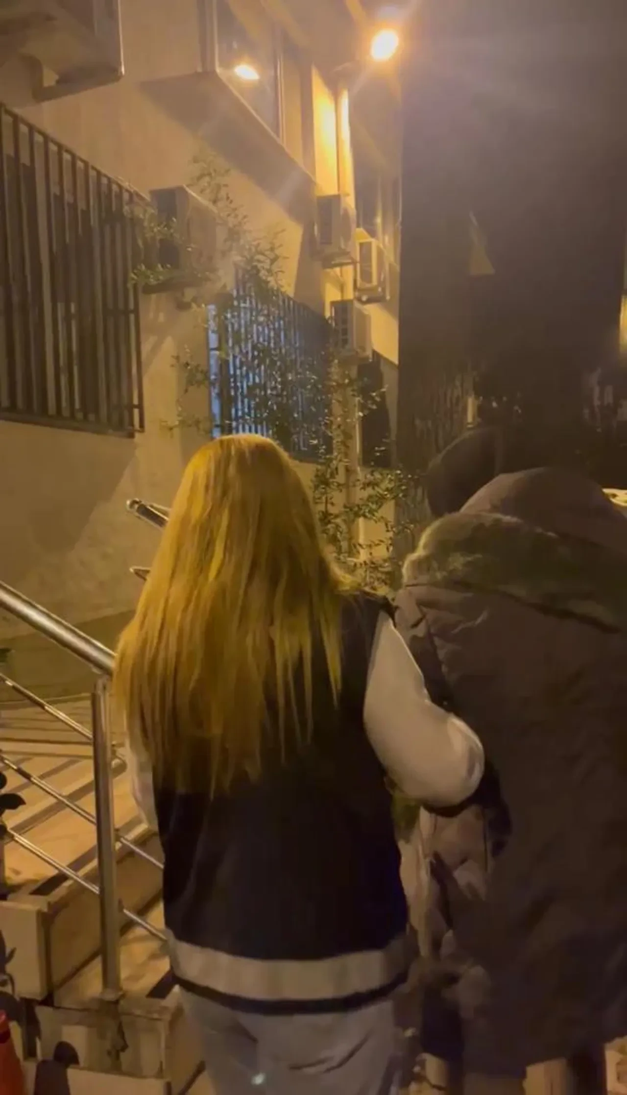 Müşterileri adına yüzlerce kredi çekti! Kayıplara karışırken yakalandı