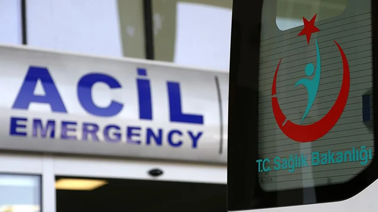 Otomobil kontrolden çıktı, köprüden dereye düştü! Yaralılar var