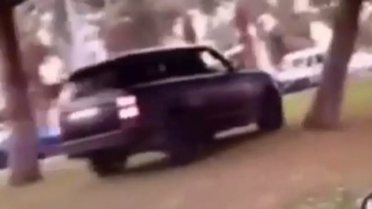 Refüjde araç sürdü, ceza üstüne ceza yedi! O anlar kamerada