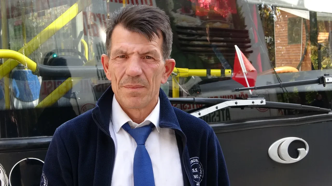 Seferi yarıda bıraktı ama yolcular kızmadı! Otobüs şoföründen insanlık dersi