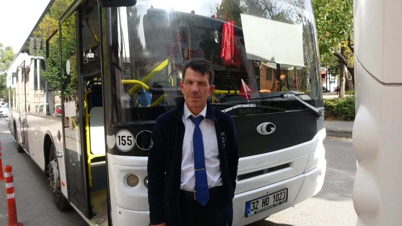 Seferi yarıda bıraktı ama yolcular kızmadı! Otobüs şoföründen insanlık dersi