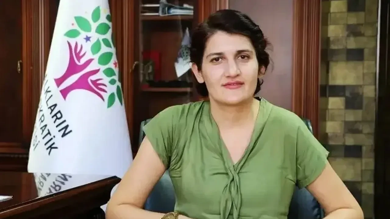 Teröristle fotoğrafı ortaya çıkmıştı... Semra Güzel hakkında karar verildi